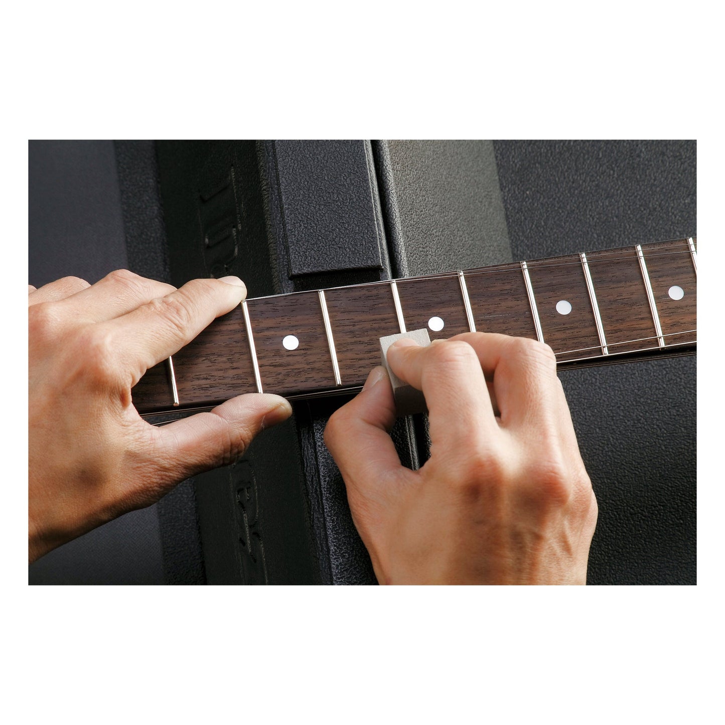 Ibanez IFC1000 – Fret Cleaning Kit | Brush & Grindstones