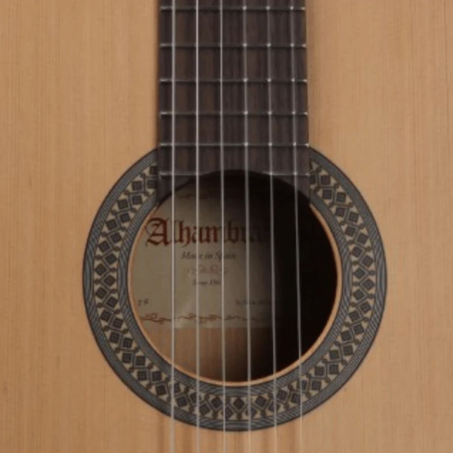 Alhambra 8201 – Flamenco Guitar | Open Pore Finish