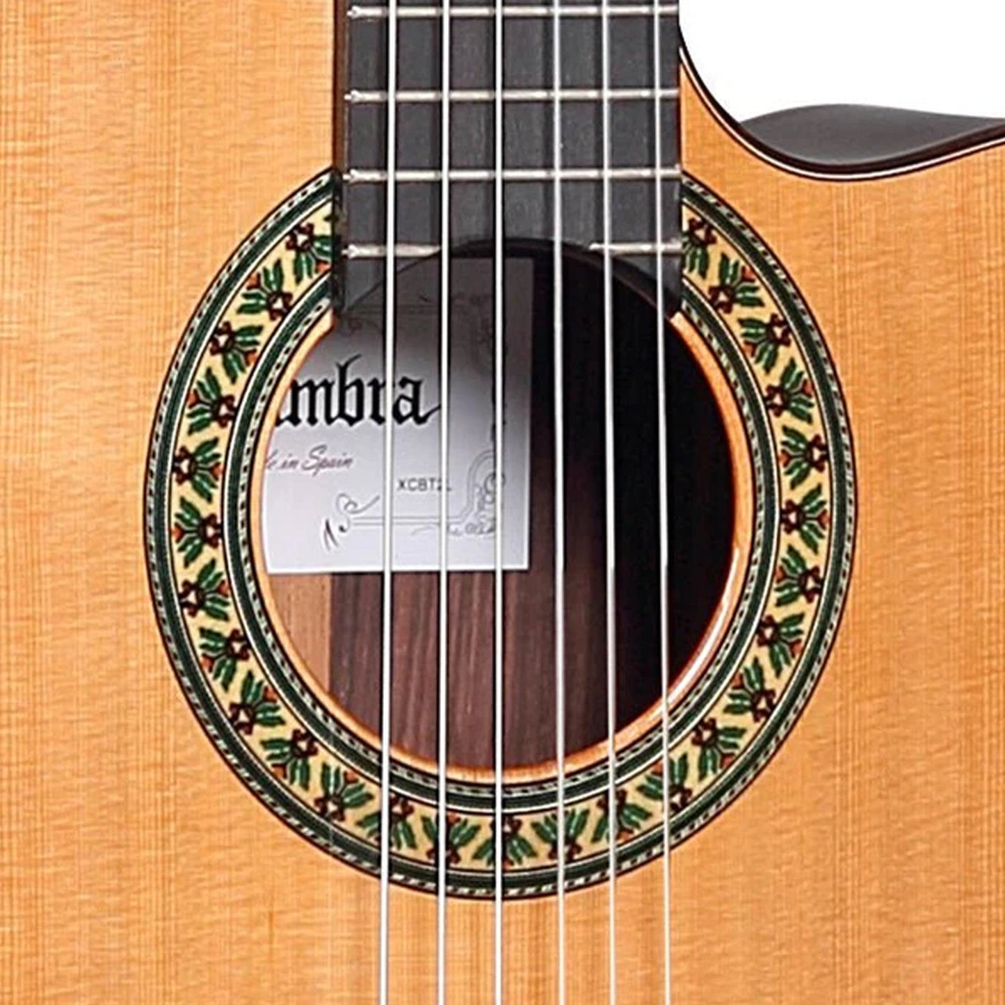 Alhambra 6800 V – Electro Classical Cutaway Guitar | Gloss