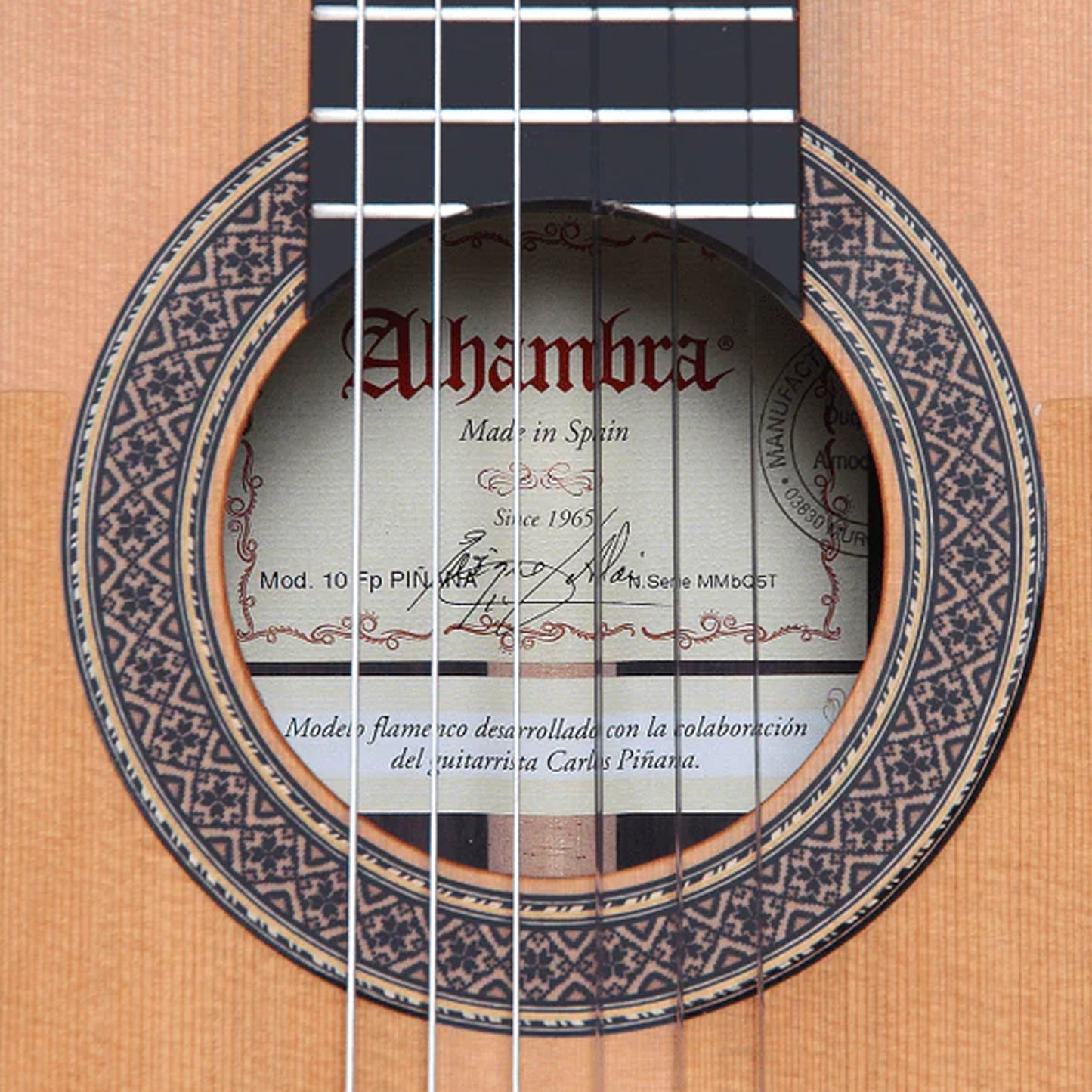 Alhambra 8225 V – Flamenco Classical Guitar | Spain