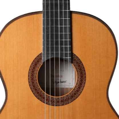 Alhambra 2304 – 7C Classical Guitar | Gloss Finish