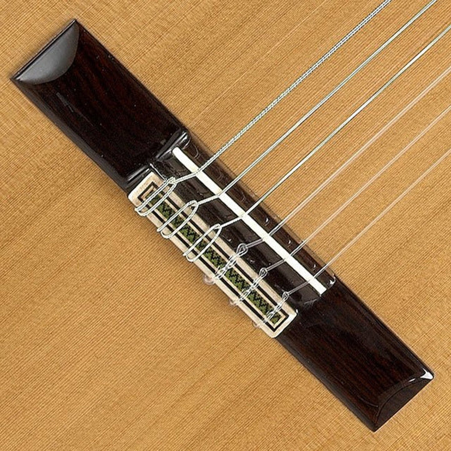 Alhambra 819 V – Classical Guitar | Gloss Finish