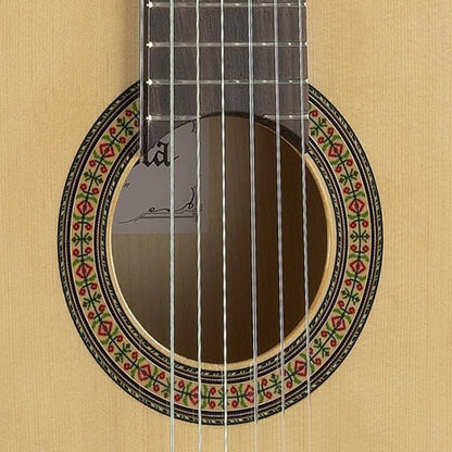Alhambra 8206 – Flamenco Classical Guitar | Gloss Finish