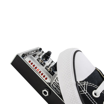 DigiTech FREQOUT-V-00 – Natural Feedback Creator Guitar Pedal